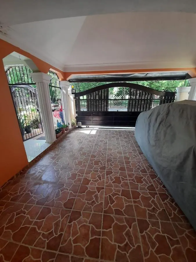 Prázdninový dům Hermosa Casa Urbanizacion Jardines Del Norte Santiago De Los Caballeros